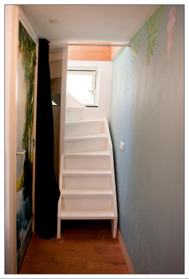 Private Guesthouse Bnb The Waterhouse Houseboat Amsterdam Exteriör bild